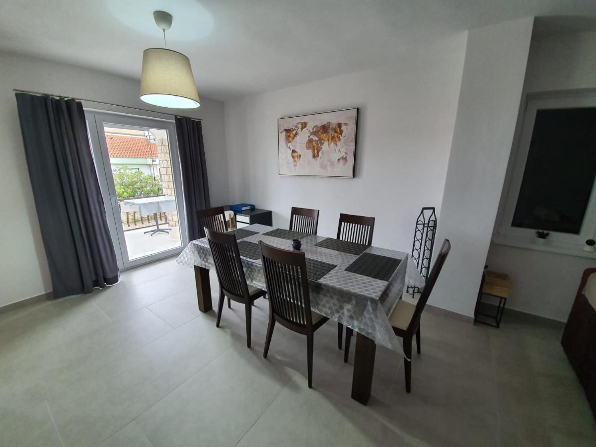 Vila Beleca Krk - Apartments Rest & Sea Krk Town Esterno foto