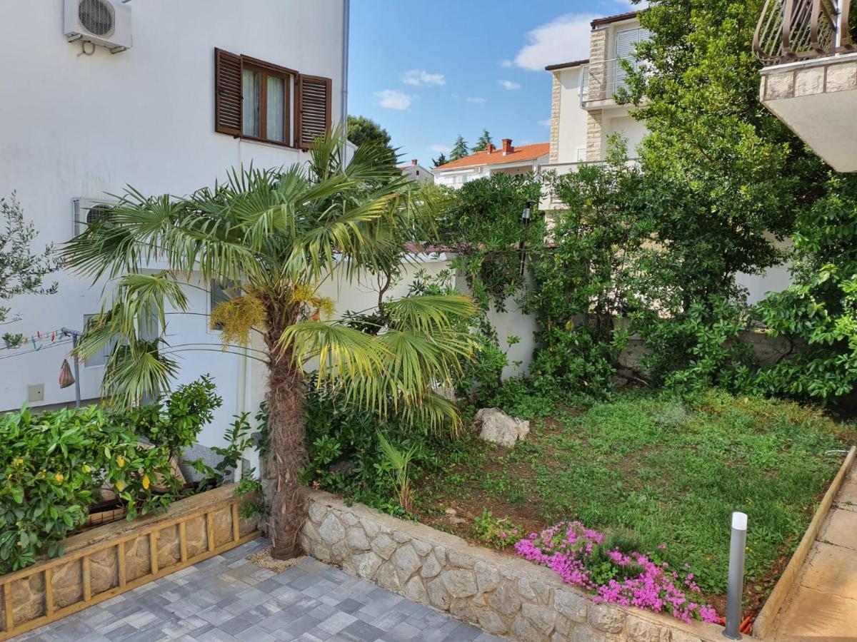 Vila Beleca Krk - Apartments Rest & Sea Krk Town Esterno foto